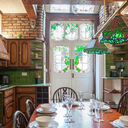 Victorian Elegance At Kingscliffe, Sleeps 17 Manchester Exterior foto