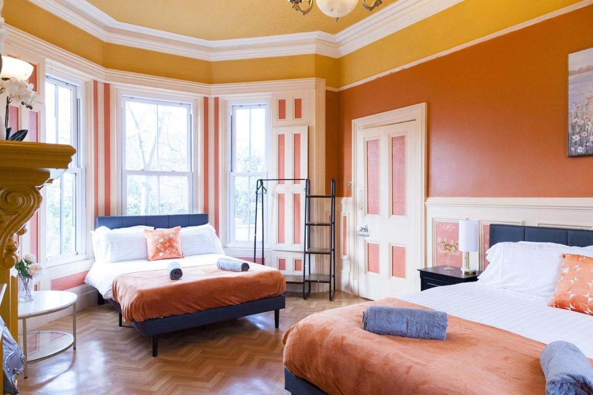 Victorian Elegance At Kingscliffe, Sleeps 17 Manchester Exterior foto