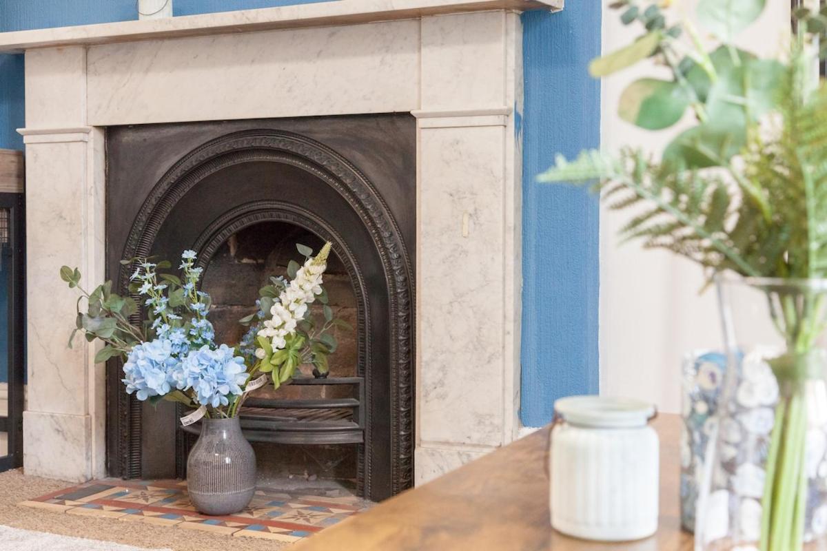 Victorian Elegance At Kingscliffe, Sleeps 17 Manchester Exterior foto