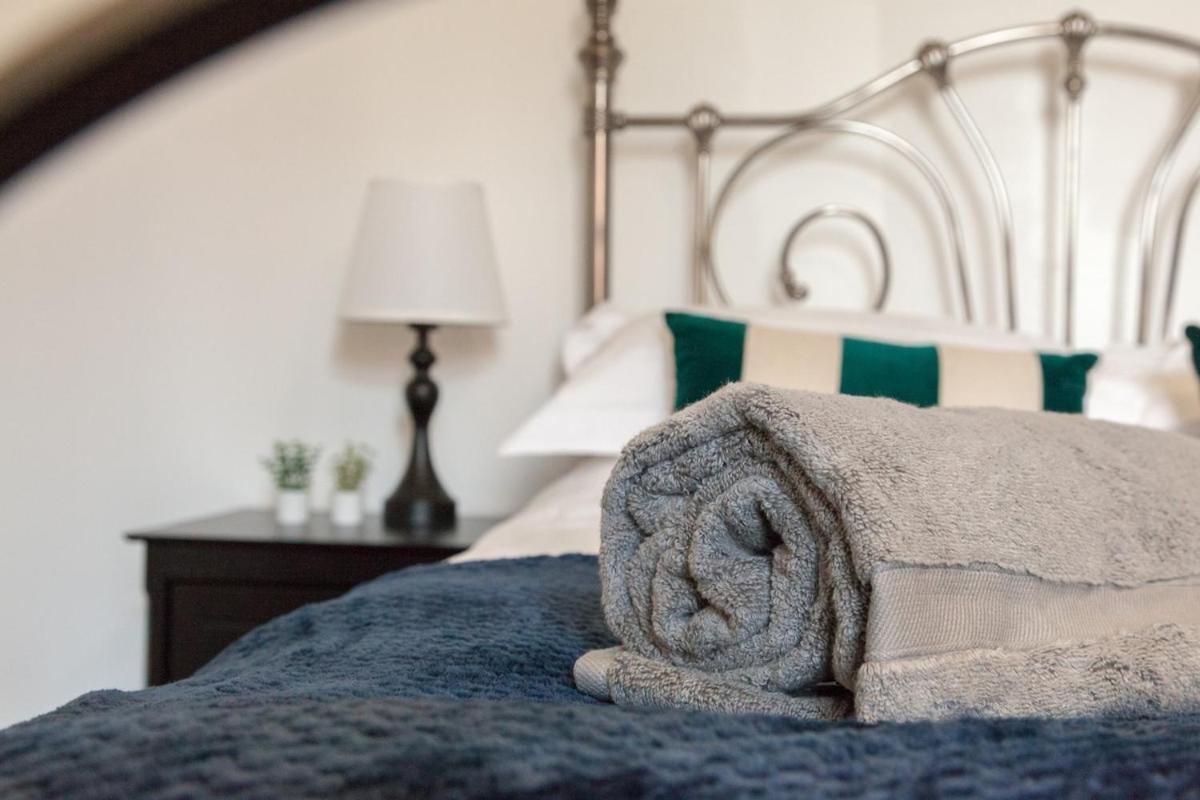 Victorian Elegance At Kingscliffe, Sleeps 17 Manchester Exterior foto