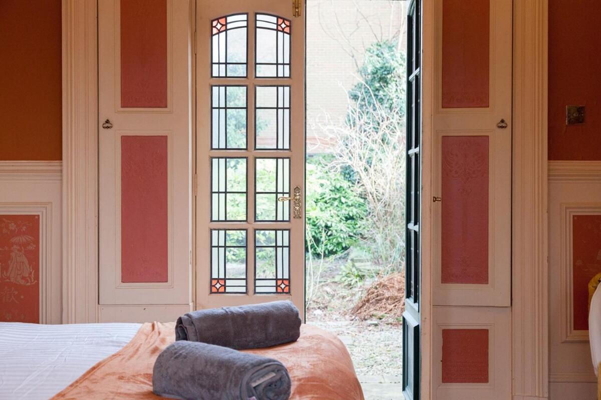 Victorian Elegance At Kingscliffe, Sleeps 17 Manchester Exterior foto