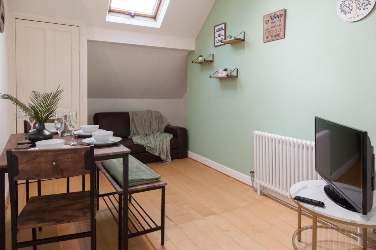 Victorian Elegance At Kingscliffe, Sleeps 17 Manchester Exterior foto
