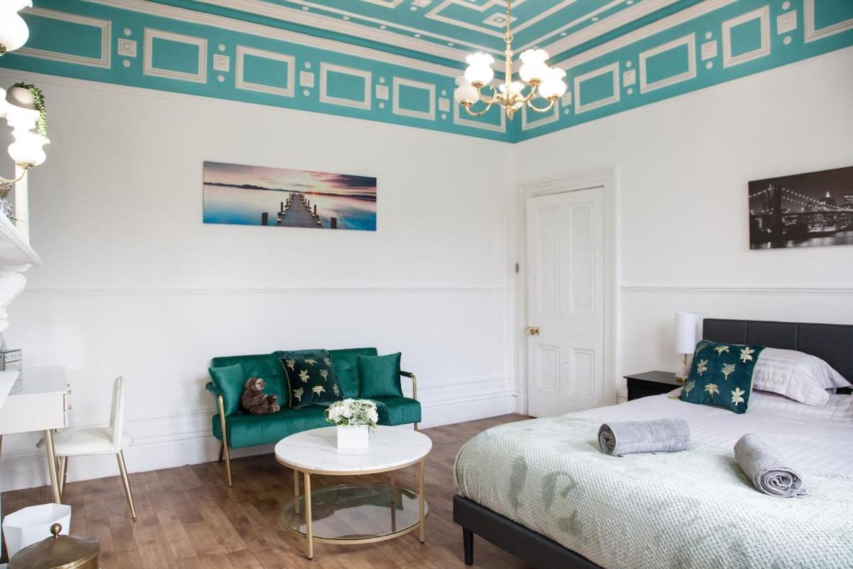 Victorian Elegance At Kingscliffe, Sleeps 17 Manchester Exterior foto