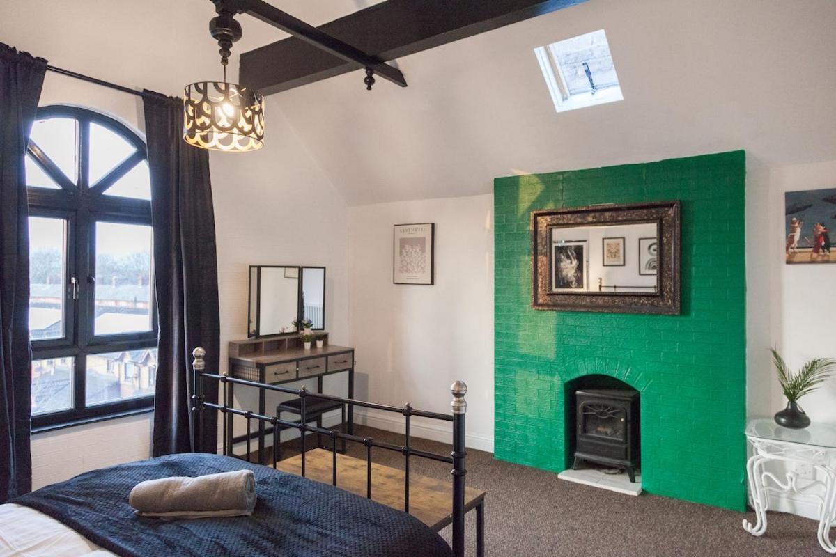 Victorian Elegance At Kingscliffe, Sleeps 17 Manchester Exterior foto