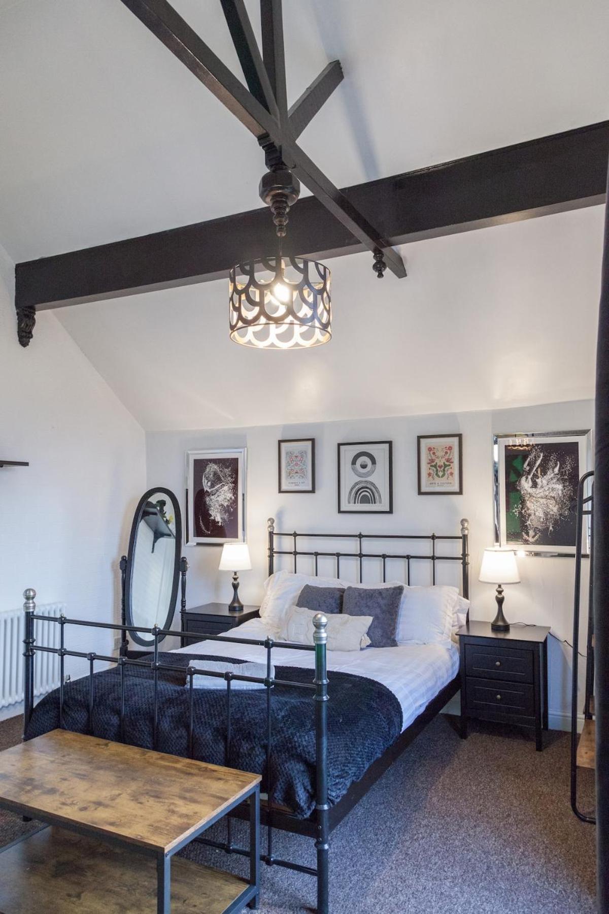 Victorian Elegance At Kingscliffe, Sleeps 17 Manchester Exterior foto
